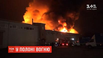 У Дніпрі горіли склади та інші приміщення підприємства з виготовлення снеків та сухариків