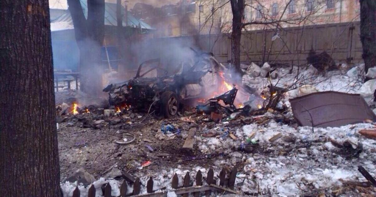 Десять человек пострадали во время обстрелов, еще двое - погибли