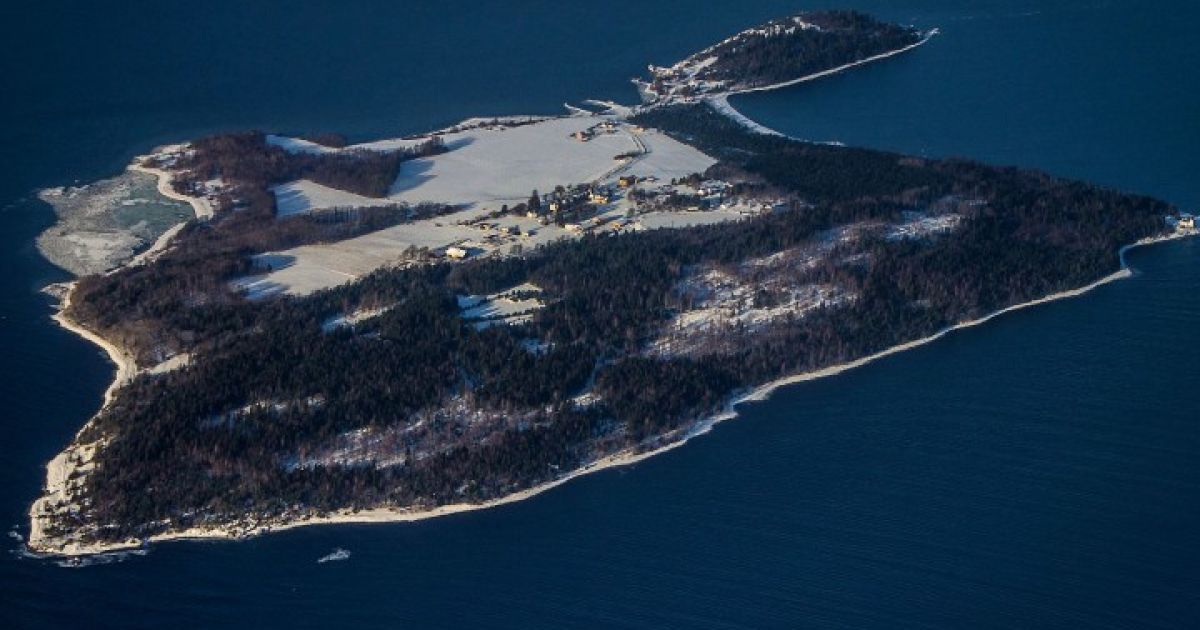 Тюрьма на острове Бастой - известна своим низким уровнем охраны