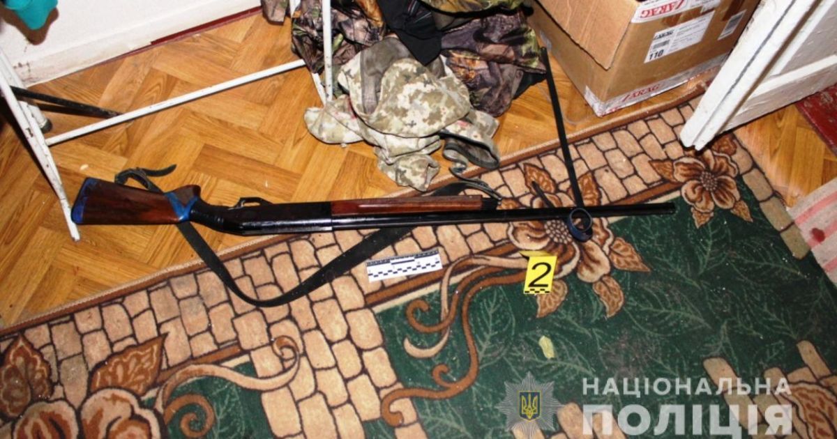 Трагедія під Одесою: чоловік спочатку поцілив з рушниці у дружину, а потім - у себе