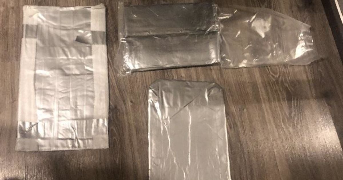 Поліція Києва вилучила у 42-річного чоловіка близько п’яти кілограмів кокаїну