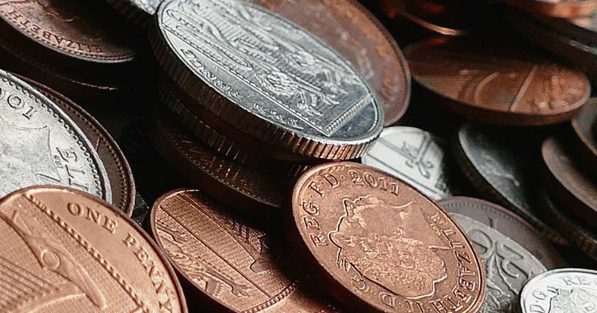 Британська пара випадково викинула у смітник 15 тисяч фунтів стерлінгів