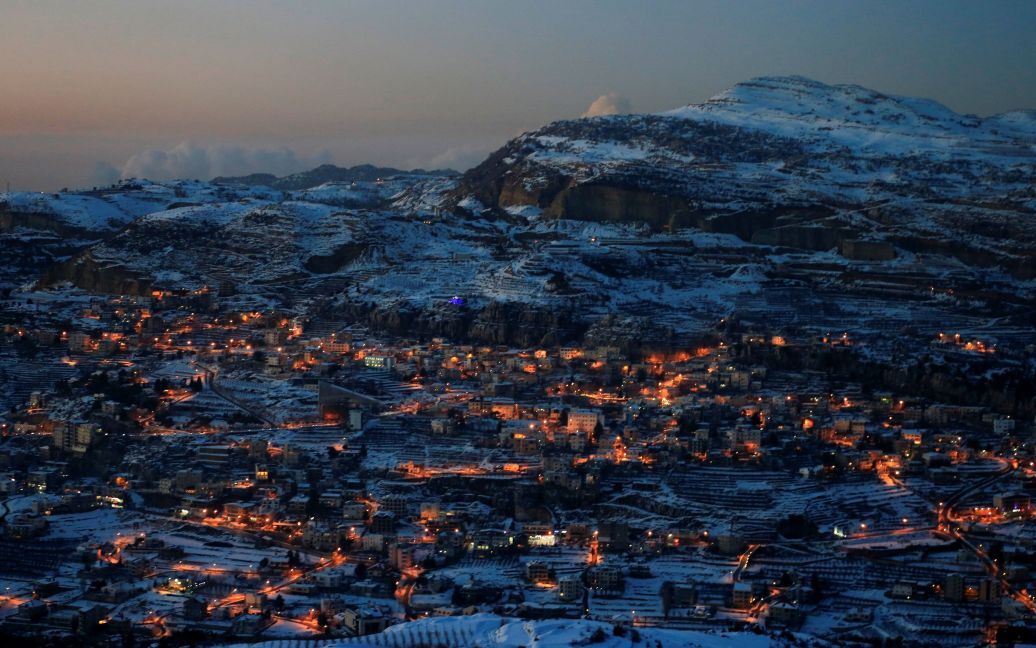 Сніг покрив село Фарайі на горах Лівану. / © Reuters