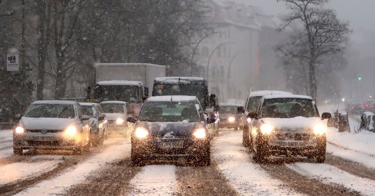 За добу через негоду троє людей загинуло і 59 травмовано в ДТП