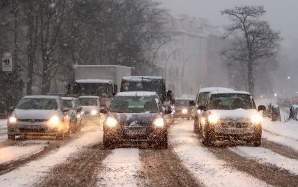 За добу через негоду троє людей загинуло і 59 травмовано в ДТП