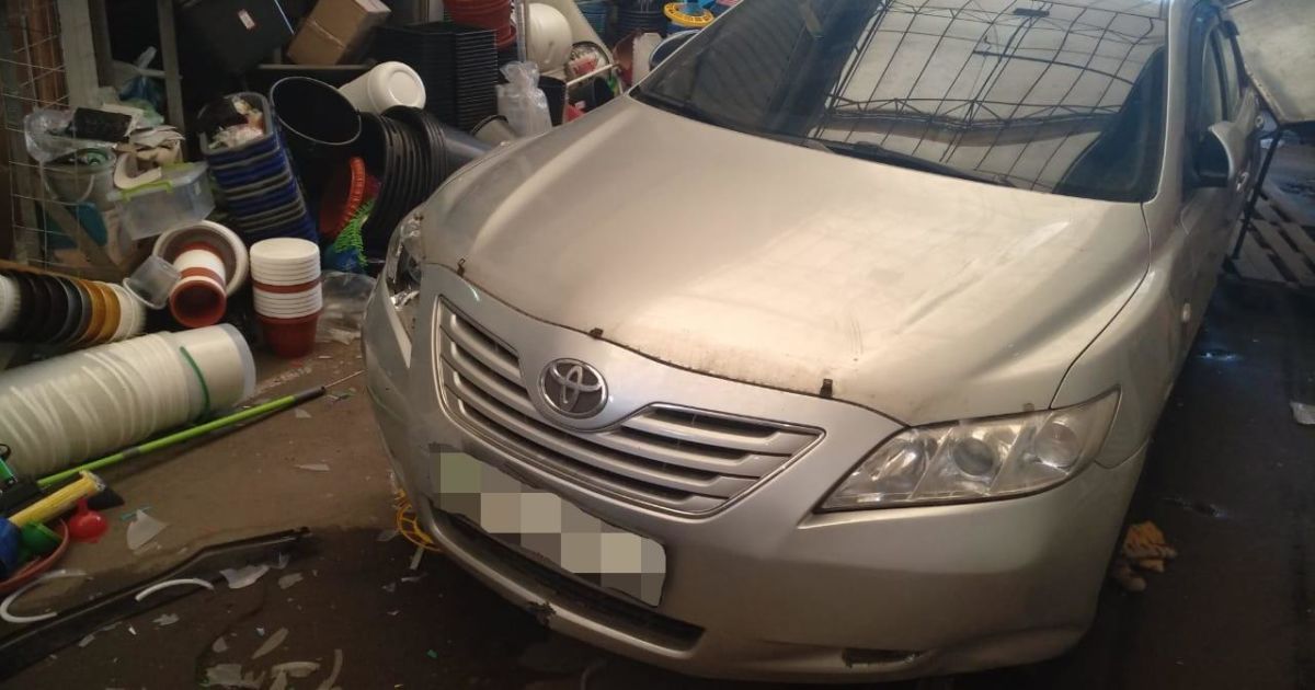 У Харкові водій на автівці влетів у торговельні ряди на "Барабашово": є травмовані (фото)