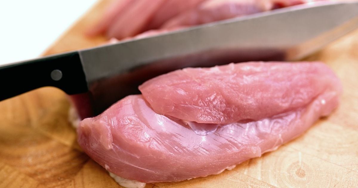 До України з Польщі завезли небезпечну курятину: названо виробника