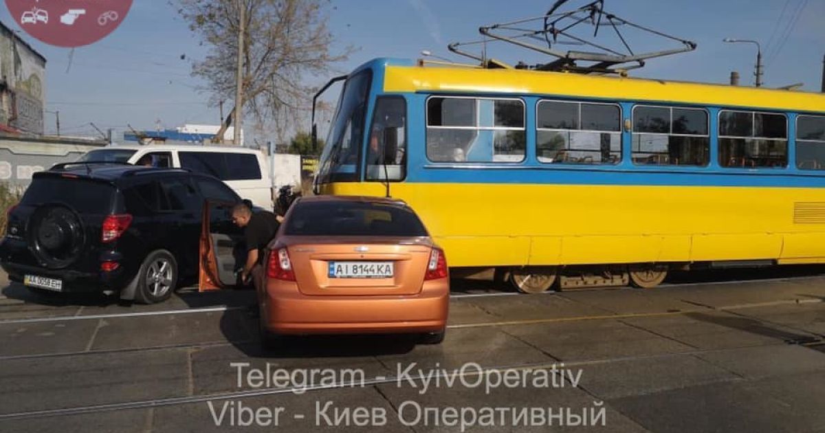 трамвай_авто_дтп_3 / © Київ Оперативний