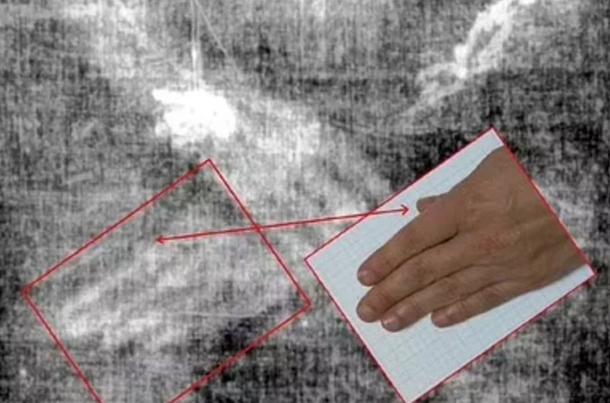 Аналіз показав, що великий палець правої руки був у 