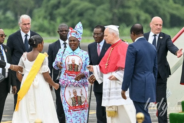 Констанция Манге и Папа Римский / © Getty Images