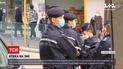 У Гонконгу копи обшукали онлайн-видання і заарештували шістьох його працівників | Новини світу