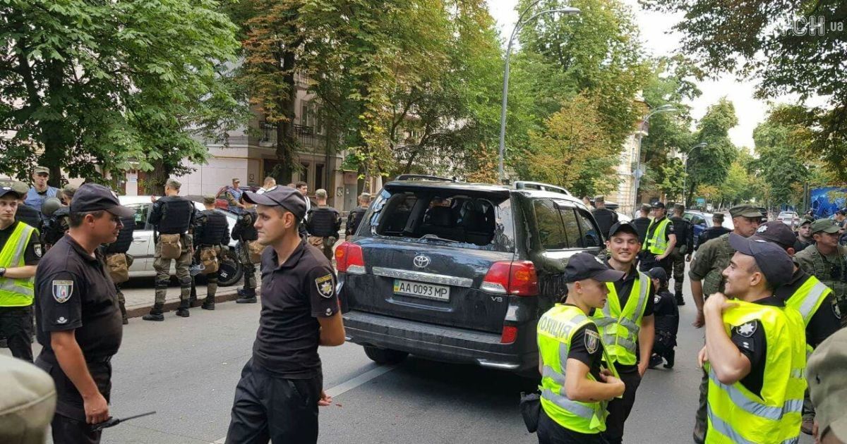 авто збило чоловіка на мітингу євробляхарів_3 / © Фото Ивана Гребенюка/ТСН