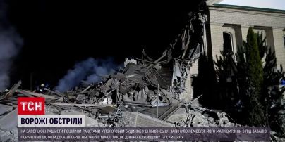 На Запоріжжі окупанти ракетами вгатили по пологовому