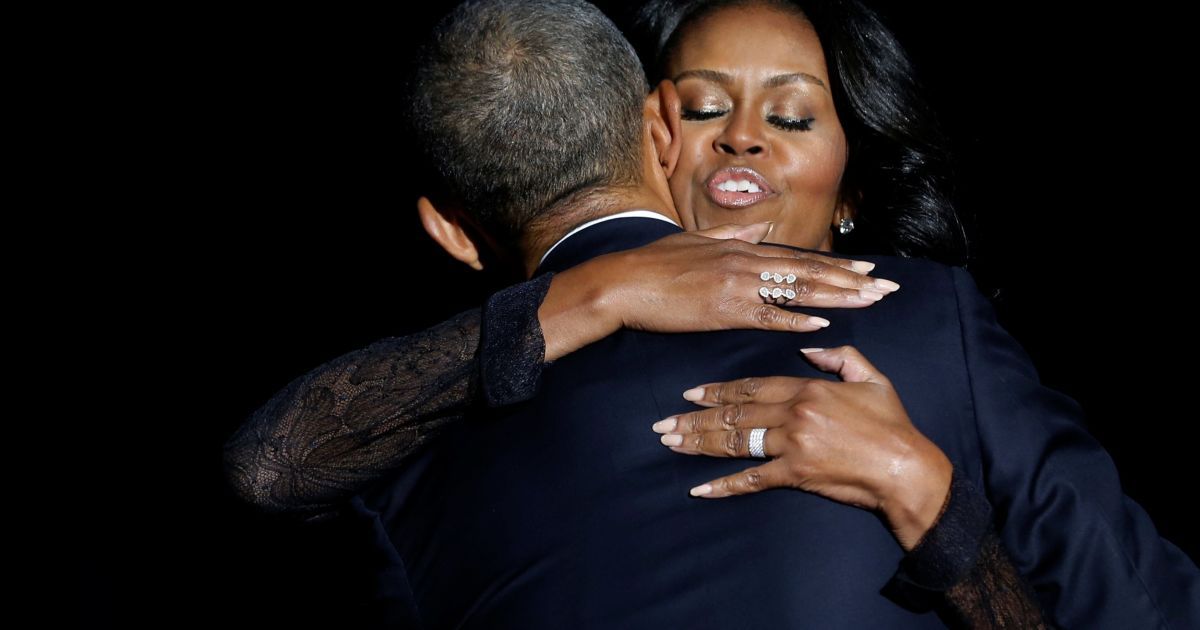 Обійми, сльози та щирі усмішки. Обама востаннє звернувся до громадян США на посаді президента