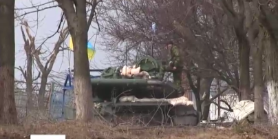 В течение ночи боевики обстреляли позиции украинских военных 12 раз