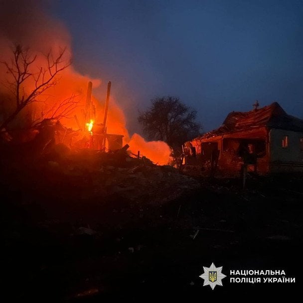 Россияне нанесли удар управляемой авиацией по селу Шестаково Чугуевского района. / © Национальная полиция Украины