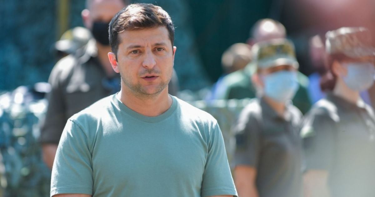 Зеленский ответил, почему не отреагировал на нарушение перемирия на Донбассе и убийство украинского военного