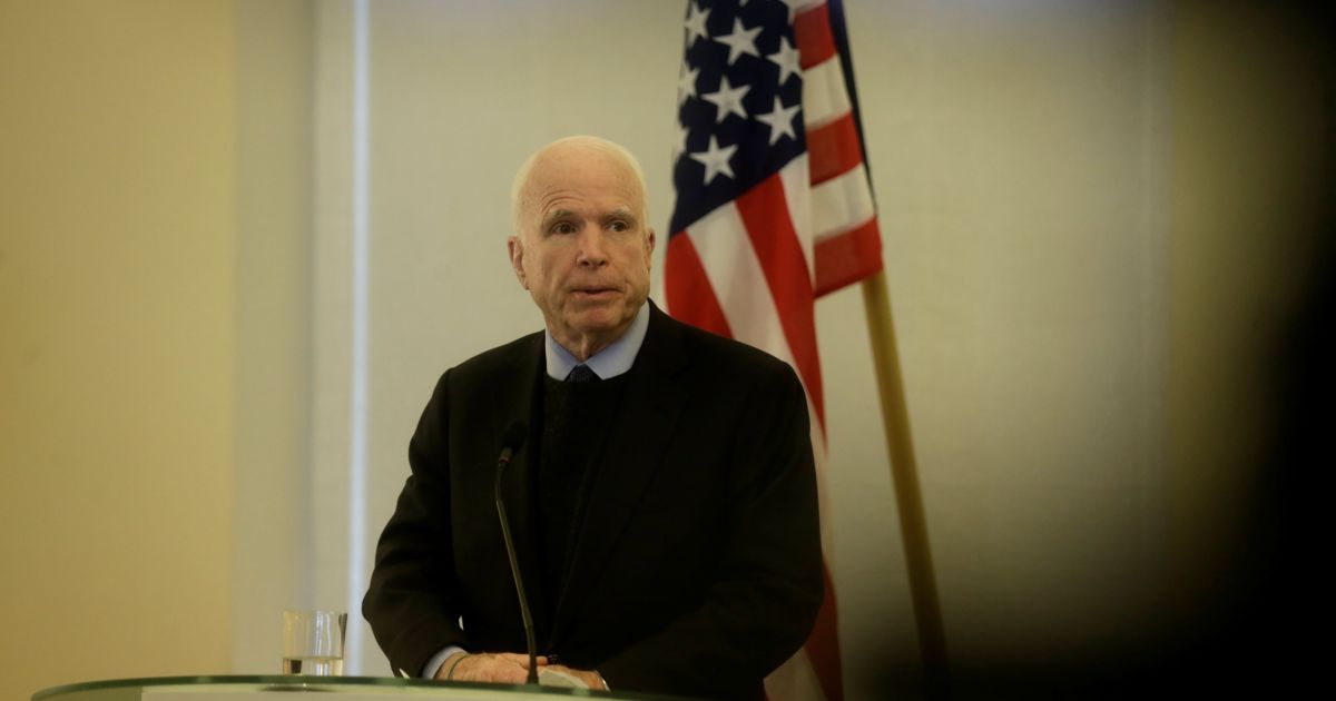 Маккейн і Грем вважають нові санкції США проти РФ недостатніми