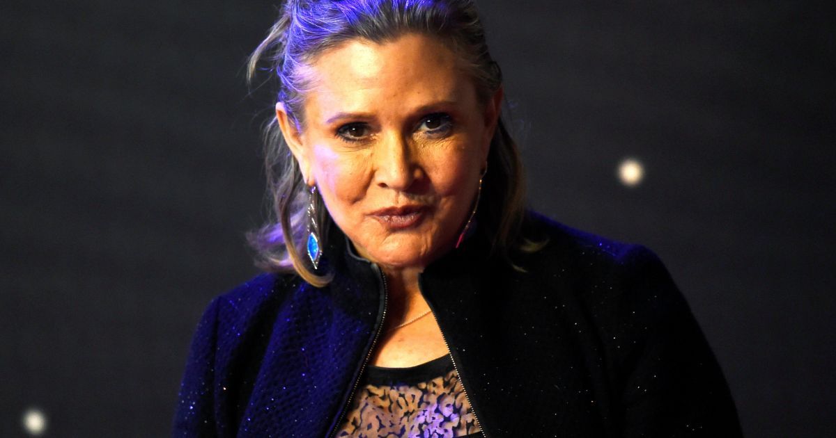 Зірку "Зоряних воєн" Керрі Фішер терміново госпіталізували з літака