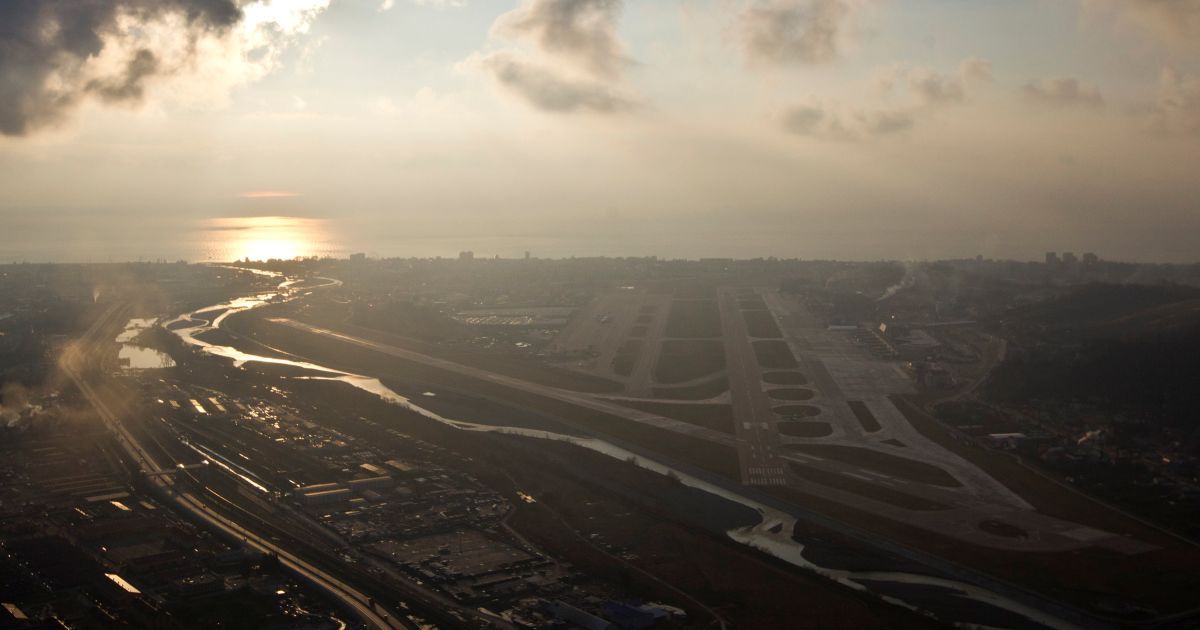 Аэропорт Сочи, из которого вылетел Ту-154