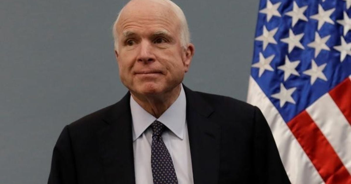 Маккейн предложил Трампу предоставить Украине летальное вооружение