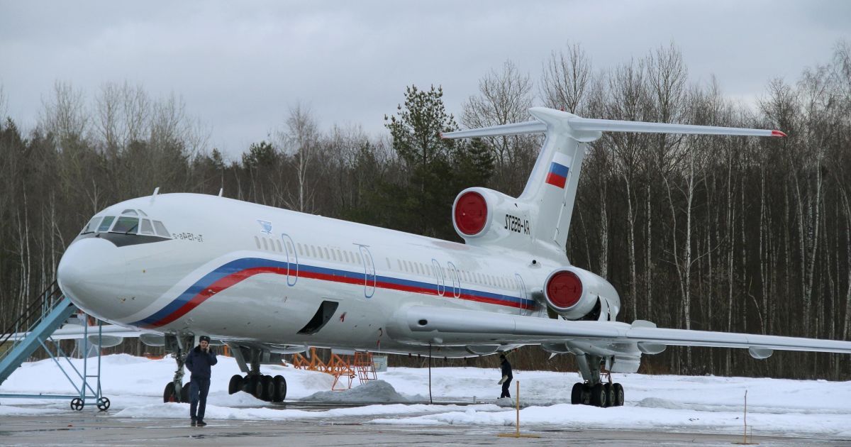 Эксперты не обнаружили следов взрыва на борту Ту-154 или поражения ракетой - СМИ