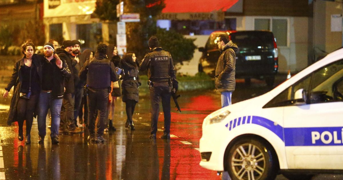 35 людей загинуло внаслідок нападу на нічний клуб у Стамбулі