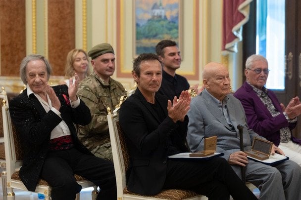Василь Зінкевич поруч із синами / © president.gov.ua