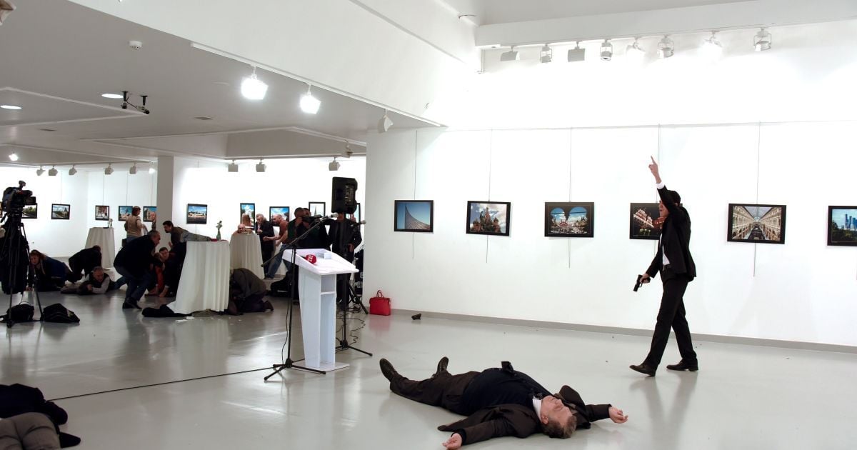 "Не забувайте Алеппо". Фотограф зробив унікальні світлини з місця вбивства посла РФ