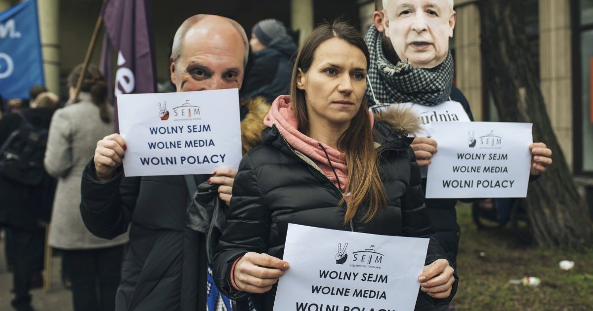 Польскі опозиціонери домоглися допуску ЗМІ до парламенту і завершили протест у Сеймі