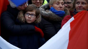 Люди зібралися біля президентського палацу та Сейму / © Reuters
