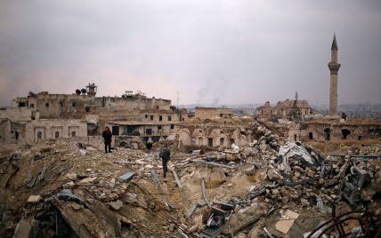 Сирийская армия заявила об освобождении от террористов "Исламского государства" провинций Алеппо, Идлиб и Хама