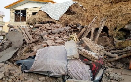 В Иране в результате мощного землетрясения погибли 5 человек, 330 получили ранения