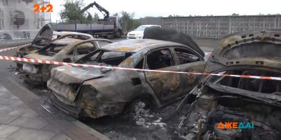 Масштабный автопожар: сразу 5 автомобилей вспыхнули в одном из жилых комплексов села Крюковщина