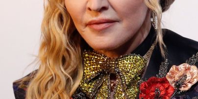 С логотипом на лобке: Мадонна шокировала поклонников интимным фото