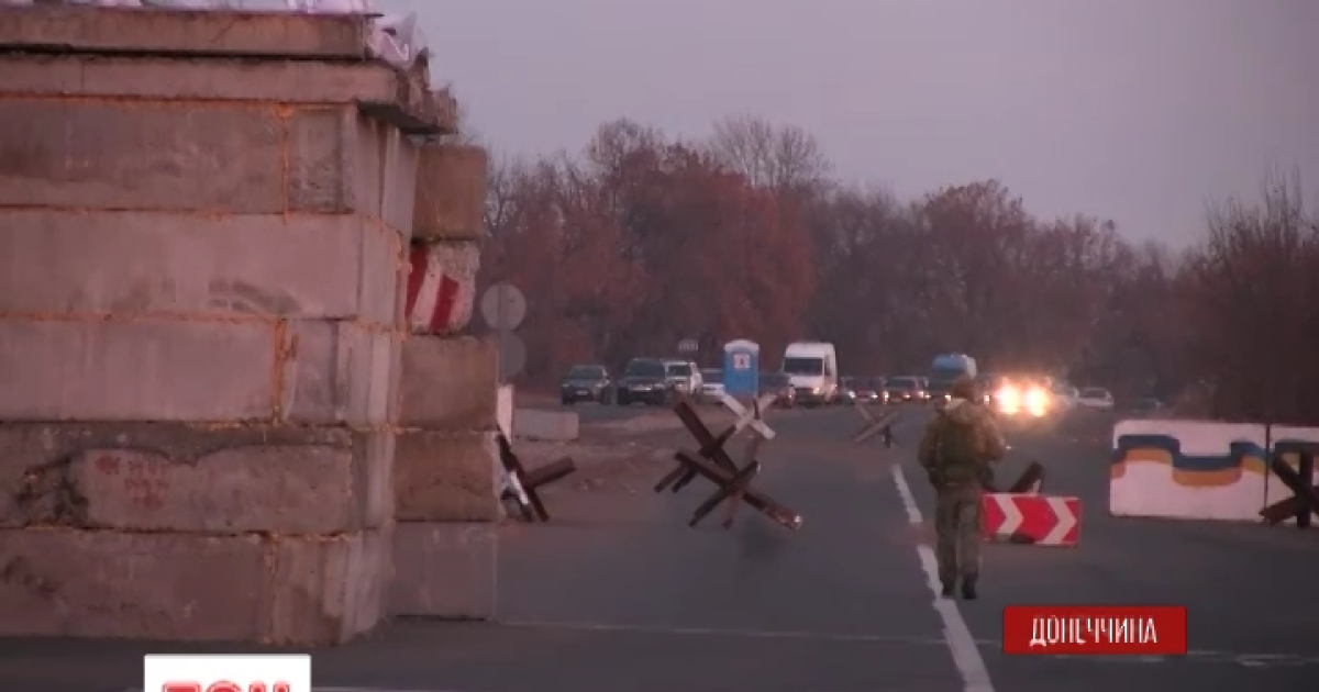 На КПП выстраиваются очереди