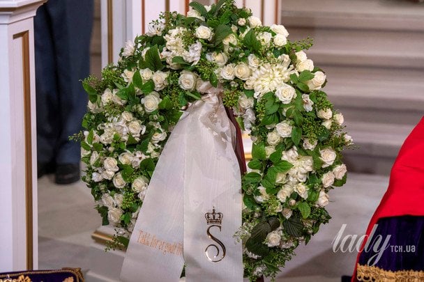 Вінок для Гаральда V від Соні / © Getty Images