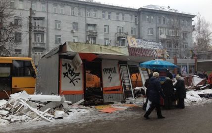 Предприниматели восстановили уничтоженные в Киеве МАФы и готовы биться с коммунальщиками