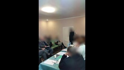 Депутат взорвал гранаты в сельсовете: полное видео инцидента на Закарпатье