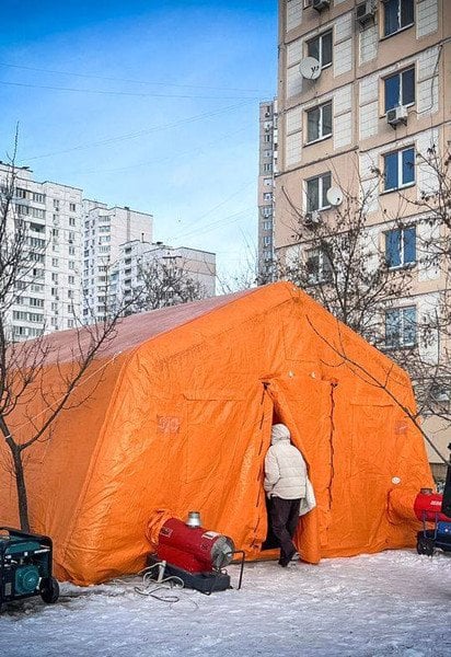 Намет для обігріву у Києві