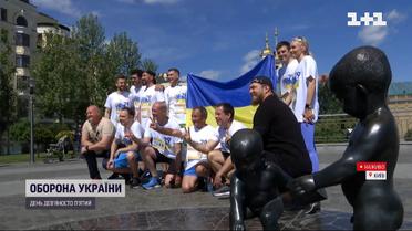 Пробіг під каштанами: до благодійної акції приєдналися військові, Джеджула та посол Франції
