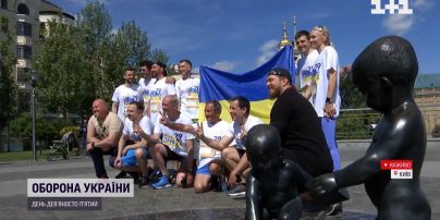 Пробіг під каштанами: до благодійної акції приєдналися військові, Джеджула та посол Франції