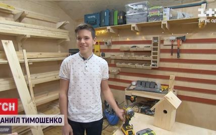 Мастерская, сделанная собственноручно, и регулярные заказы: как подросток зарабатывает деньги в селе под Киевом