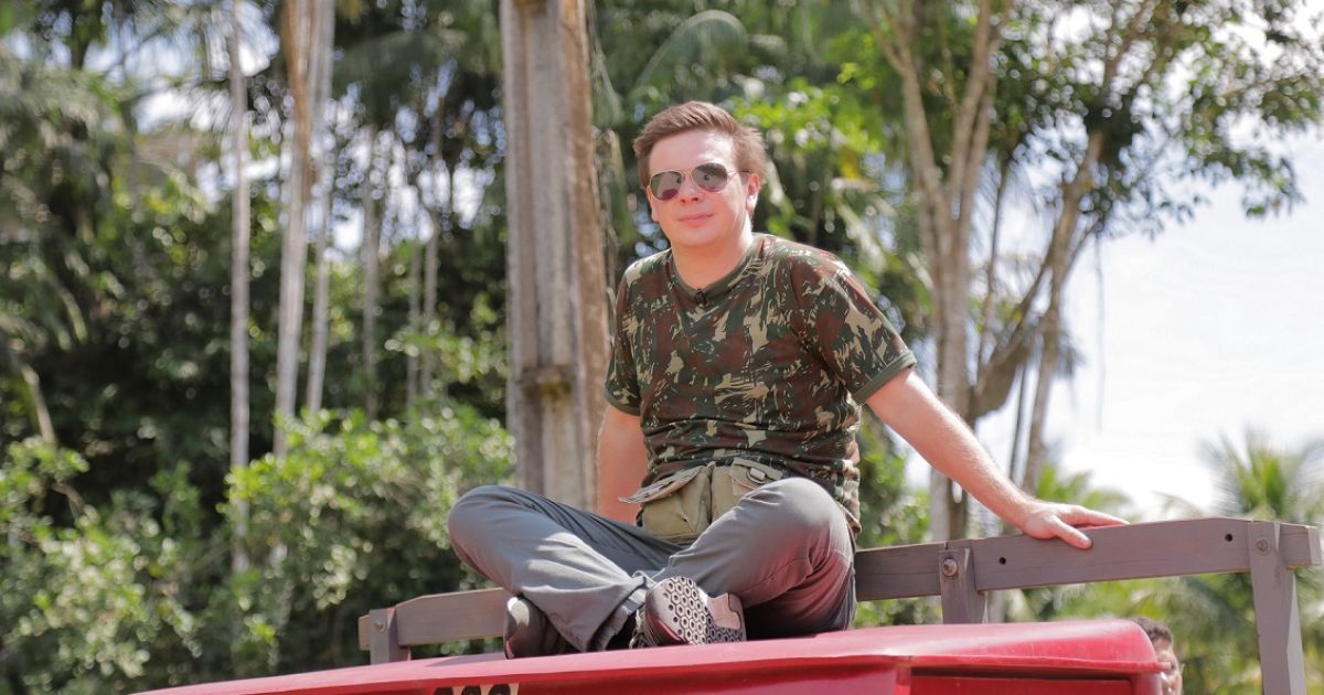 Комаров в новом сезоне "Мира наизнанку" покажет дикое племя и присоединится к священному обряду