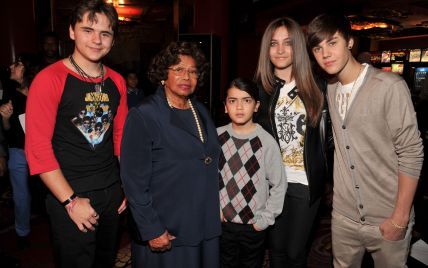 Мати Майкла Джексона більше не хоче бути опікуном його сина