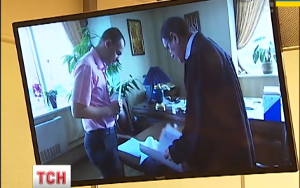 Одиозный судья Чернушенко пытается втянуть Украину в дипломатический скандал