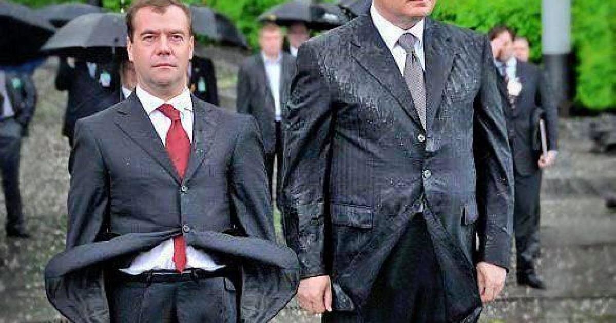 Соцмережі жартують над Медведєвим.