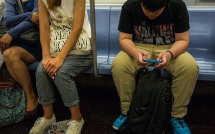 У Нью-Йорку двох чоловіків заарештували через непристойні пози у метро