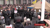 Вимагати перевиборів міського голови вирушають до Києва активісти з Кривого Рогу