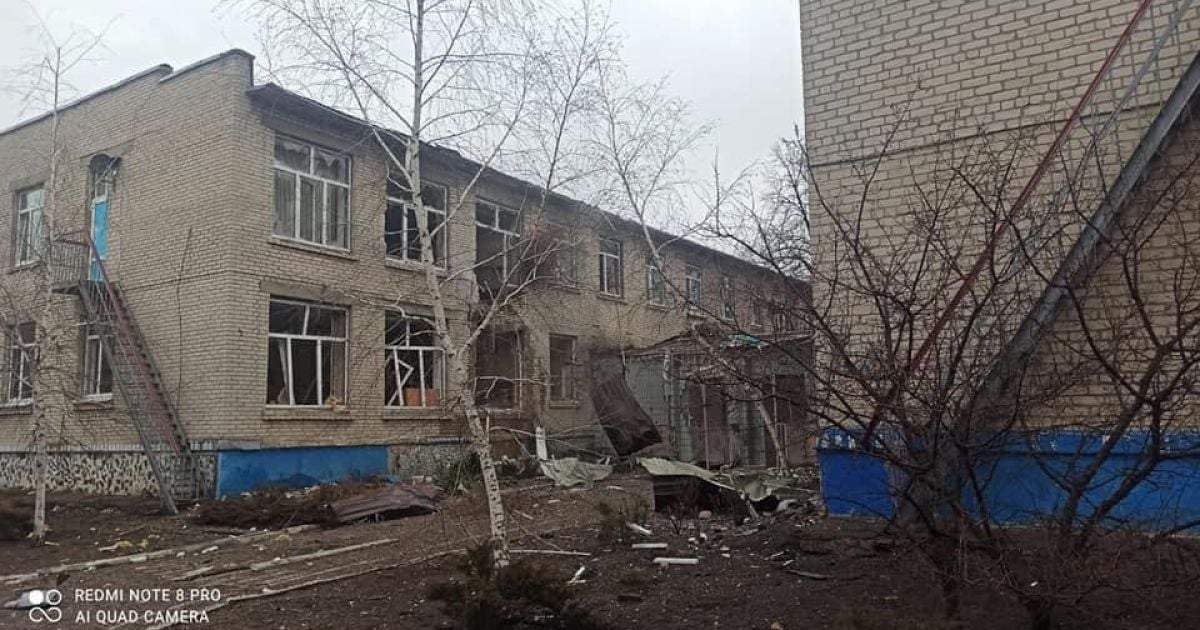 Российские оккупанты обстреляли детский сад в Северодонецке – фото